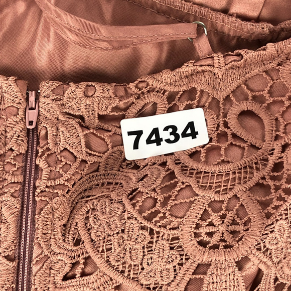 Two Sisters Dress Size 8 Blush Pink Floral Lace Overlay High-Low Sweetheart Neck - Picture 16 of 16